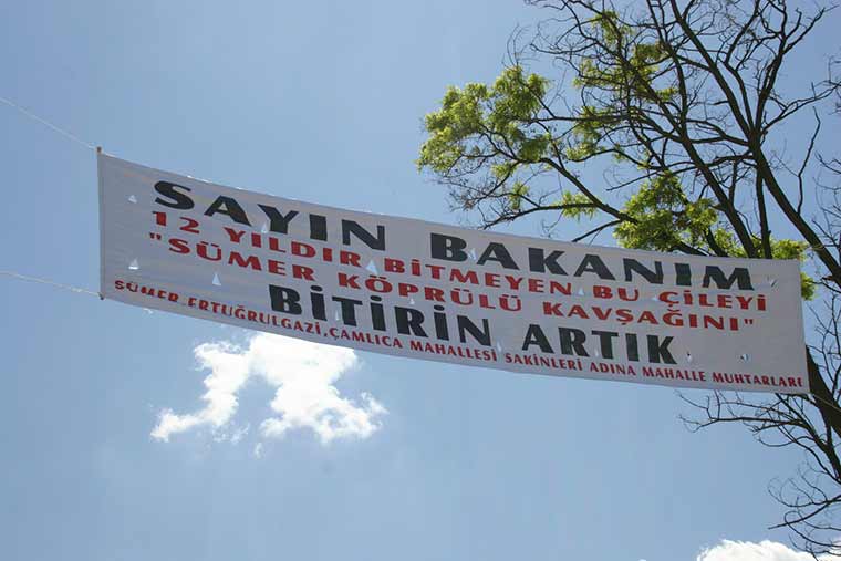 2007-2011 arasında Eskişehir Milletvekilliği yapan Kemal Unakıtan vefat etti. Kentimizin hemen her sorununa el atan Unakıtan, ciddi projelere imza attı. Unakıtan, esprili ve hoşgörülü kişiliğiyle de hatırlanacak.