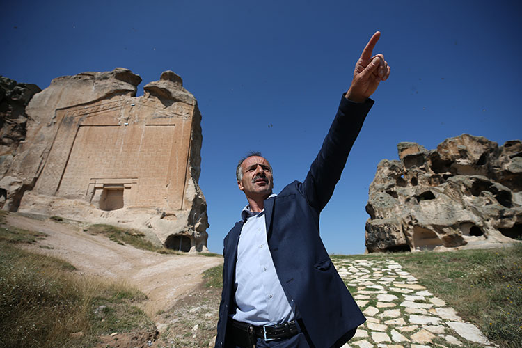 Afyonkarahisar, Eskişehir, Ankara ve Kütahya arasında yer alan Frig Vadisi, son dönemlerde yapılan yatırımlar ve aktivitelerle yurt içi ve yurt dışındaki turistlerin cazibe merkezi haline geldi. 