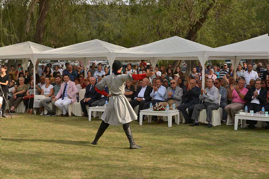 Eskişehir Kuzey Kafkas Kültür ve Dayanışma Derneği tarafından 18. Geleneksel Azhvala Şenliği Musaözü mesire alanında yapıldı.