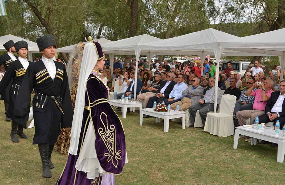 Eskişehir Kuzey Kafkas Kültür ve Dayanışma Derneği tarafından 18. Geleneksel Azhvala Şenliği Musaözü mesire alanında yapıldı.