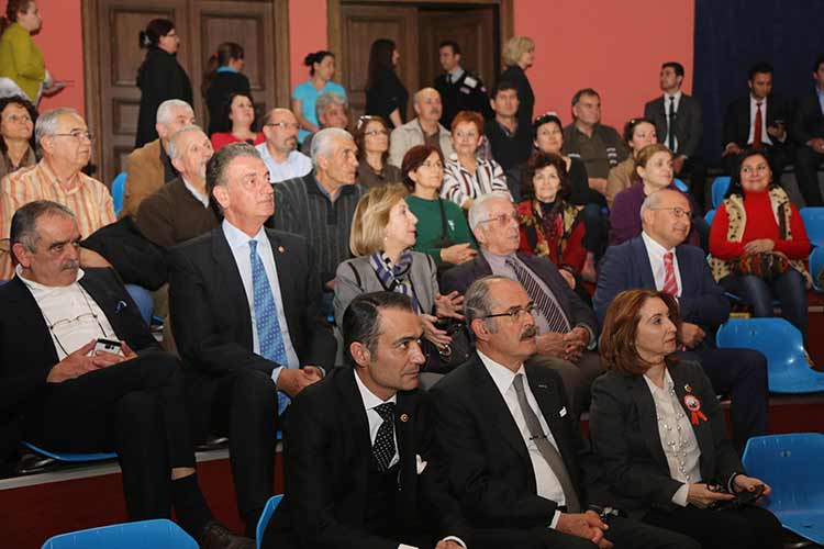 Cumhuriyet Halk Partisi Milletvekilleri Ayşe Gülsün Bilgehan, Yaşar Tüzün, Hüsnü Bozkurt, Özkan Yalım Büyükşehir Belediyesi tarafından hayata geçirdiği projeleri inceledi.