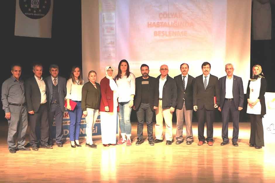 Kütahya Çölyak ve PKU Yaşam Derneği, İl Sağlık Müdürlüğü, Sağlık Bilimleri Üniversitesi, Evliya Çelebi Eğitim ve Araştırma Hastanesi ve Kütahya Belediyesi işbirliği ile Çölyak hastalığına dikkat çekmek için konferans düzenlendi. 