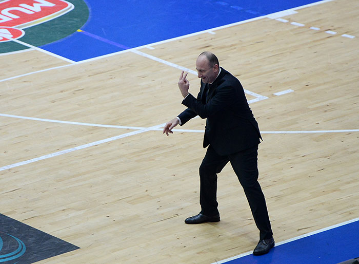 Eskişehir Basket, 2017’nin son karşılaşmasında dün deplasmanda Muratbey Uşak’ı 68-81 yenerek art arda 5’inci galibiyetini alarak taraftarlarına da güzel bir yeni yıl hediyesi verdi.