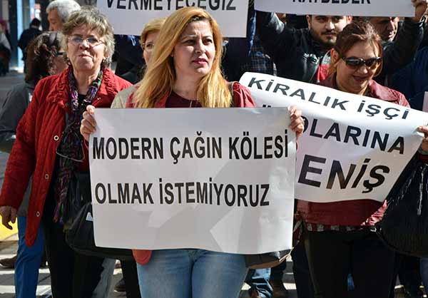 CHP Eskişehir İl Başkanlığı tarafından özel istihdam bürolarına ilişkin yasa tasarısı protesto eden DİSK üyelerine destek için yürüyüş düzenlendi.