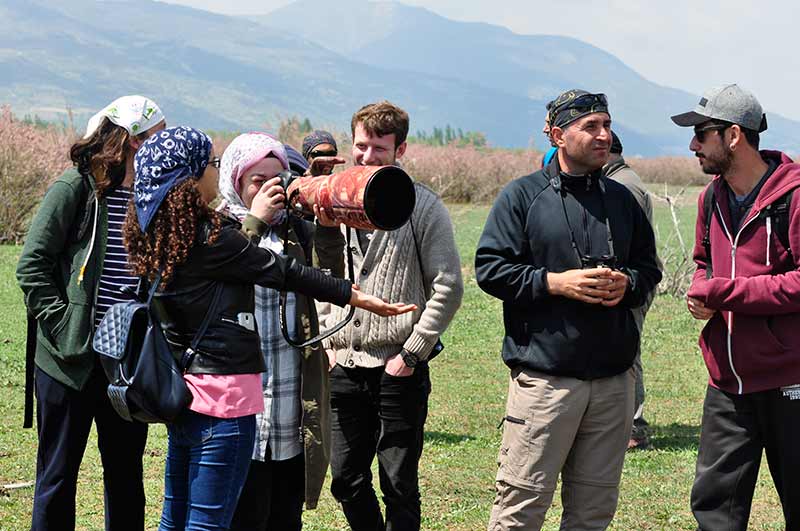 Afyon Kocatepe Üniversitesi (AKÜ) Doğa Koruma Biyoizlem Uygulama ve Araştırma Merkezi ile Doğa Koruma ve Milli Parklar 5. Bölge Müdürlüğü tarafından, Frig Vadisi ve Eber Gölü'nü kapsayan foto safari etkinliği düzenlendi.