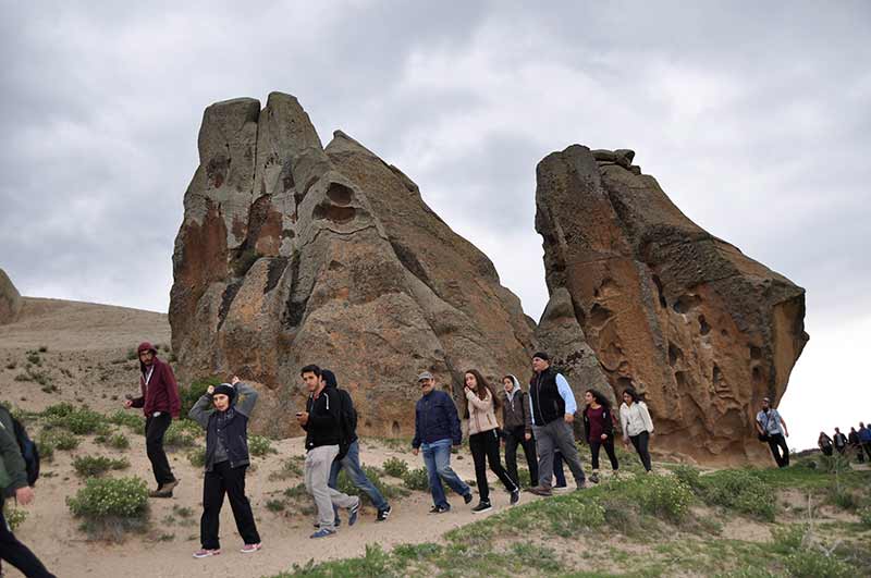 Afyon Kocatepe Üniversitesi (AKÜ) Doğa Koruma Biyoizlem Uygulama ve Araştırma Merkezi ile Doğa Koruma ve Milli Parklar 5. Bölge Müdürlüğü tarafından, Frig Vadisi ve Eber Gölü'nü kapsayan foto safari etkinliği düzenlendi.