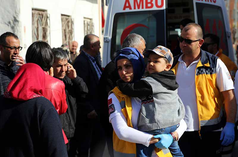 Tunalı Mahallesi Dingi Sokak'ta bir iş makinesinin patlattığı doğalgaz borusu Eskişehir'e panik yaşattı.