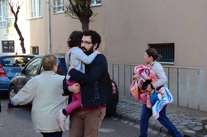 Tunalı Mahallesi Dingi Sokak'ta bir iş makinesinin patlattığı doğalgaz borusu Eskişehir'e panik yaşattı.