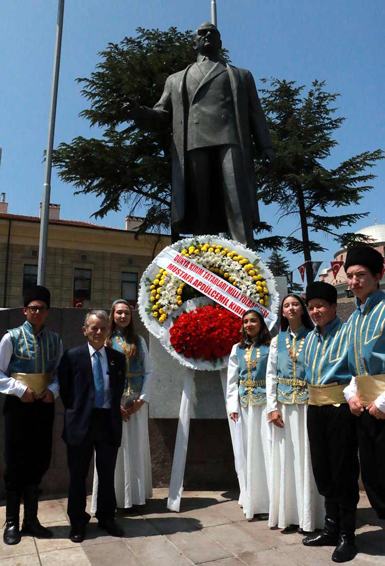 Kırım Tatar halkının lideri, Ukrayna Milletvekili Mustafa Abdülcemil Kırımoğlu, Fetullahçı Terör Örgütü'nün (FETÖ) darbe girişimine ilişkin, "Türkiye'nin 15 Temmuz'da yaşadığı olayları üzüntüyle karşıladık. Böyle bir şeyi beklemiyorduk. Demokratik bir ülke olan Türkiye'ye askeri bir darbe yakışmaz." dedi.