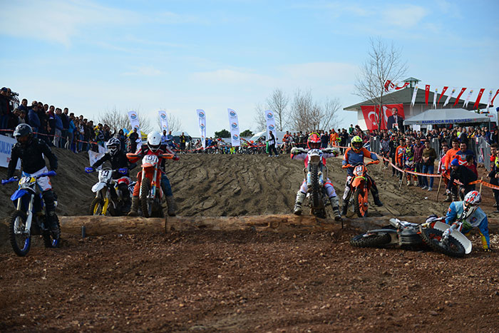 Antalya'nın Kumluca ilçesinde bu yıl ikincisi düzenlenen Kum Enduro yarışları tamamlandı.