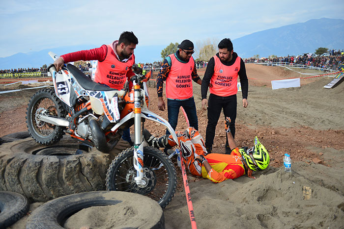 Antalya'nın Kumluca ilçesinde bu yıl ikincisi düzenlenen Kum Enduro yarışları tamamlandı.