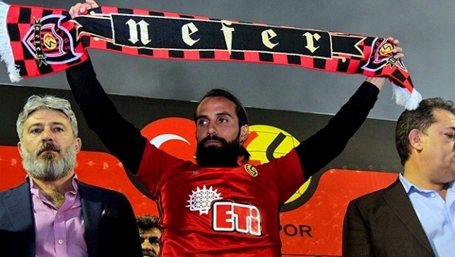 Erkan Zengin, Eskişehirspor Kulüp Başkanı Halil Ünal ve Sportif Direktör İzzet Erdoğan'ı son gelişmelerle ilgili Cumhurbaşkanı Recep Tayyip Erdoğan'a şikayet etti.