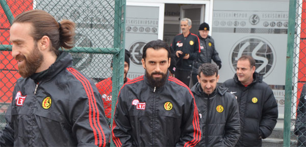 Erkan Zengin, Eskişehirspor Kulüp Başkanı Halil Ünal ve Sportif Direktör İzzet Erdoğan'ı son gelişmelerle ilgili Cumhurbaşkanı Recep Tayyip Erdoğan'a şikayet etti.