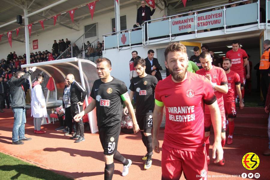 İşte Eskişehirspor ligin 22. Haftasında lider Ümraniyespor’u kendi sahasında 1-0 yendiği maçın fotoğrafları 