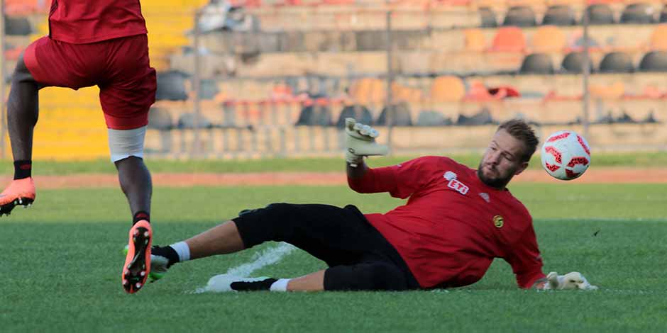 Eskişehirspor, cumartesi günü evinde oynayacağı Şanlıurfaspor maçına, taraftarı önünde hazırlandı. D