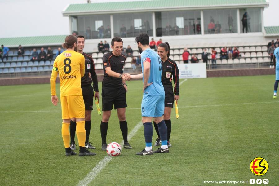 Eskişehirspor, üçüncü hazırlık maçında Adana Demirspor’a 1-0 mağlup oldu. Karşılaşmada, Adana Demirspor'un golünü 90+'da Atabey Çiçek kaydetti.
