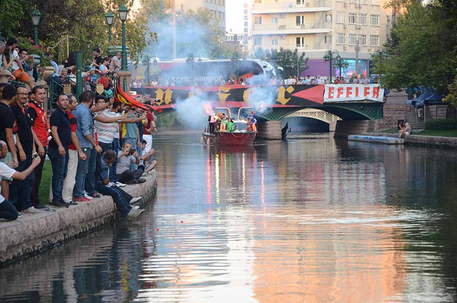 Es Es yeni sezonun tanıtımını yaptı