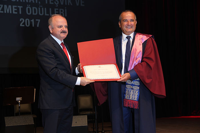 Anadolu Üniversitesi yeni döneme ‘Merhaba’ dedi. AK Parti Eskişehir Milletvekili Nabi Avcı; Anadolu Üniversitesi üniversitelerin bugününü değil yarınını temsil edecek duruma gelmiştir