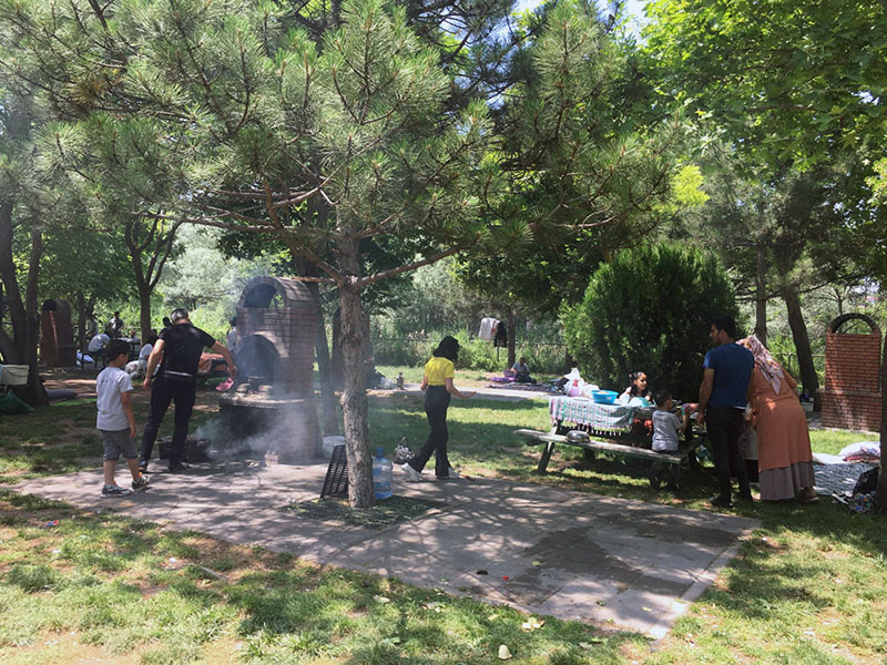 Eskişehir’de bayramın ikinci günü piknik alanlarında yoğunluk yaşandı