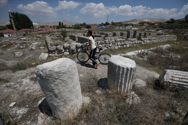 Pessinus kazısının 2009-2011 yıllarında Avustralyalı ekip tarafından yürütüldüğünü ve kendisinin de bu dönemde kazı başkan yardımcılığını yaptığını ifade eden Kortanoğlu, şunları kaydetti: