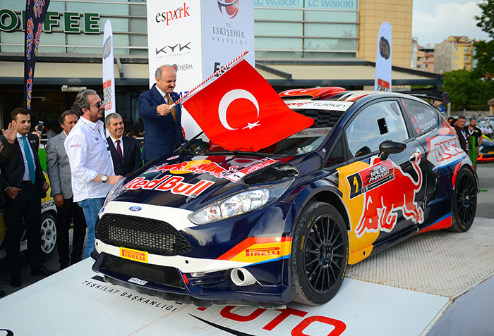 Eskişehir Otomobil ve Motor Sporları Kulübü (ESOK) tarafından organize edilen Türkiye Ralli Şampiyonası'nın ilk ayağı olan "Rally Phrygia 2018" başladı.