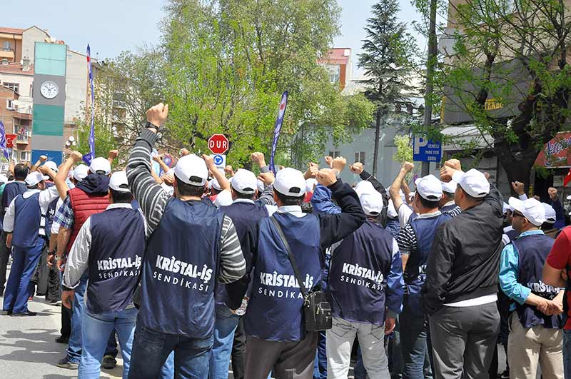 Eskişehir’de 1 Mayıs Emek ve Dayanışma Günü kutlamaları iki ayrı meydanda gerçekleştirildi. 