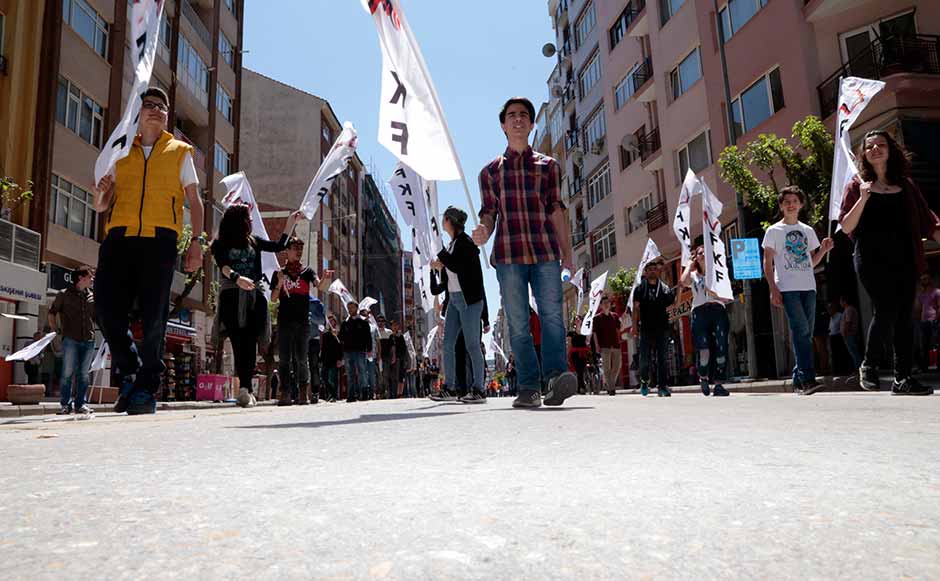 Eskişehir’de 1 Mayıs Emek ve Dayanışma Günü, Sıhhiye Meydanı’nda coşkuyla kutlandı. 