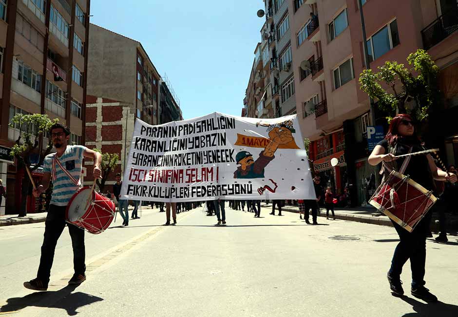 Eskişehir’de 1 Mayıs Emek ve Dayanışma Günü, Sıhhiye Meydanı’nda coşkuyla kutlandı. 