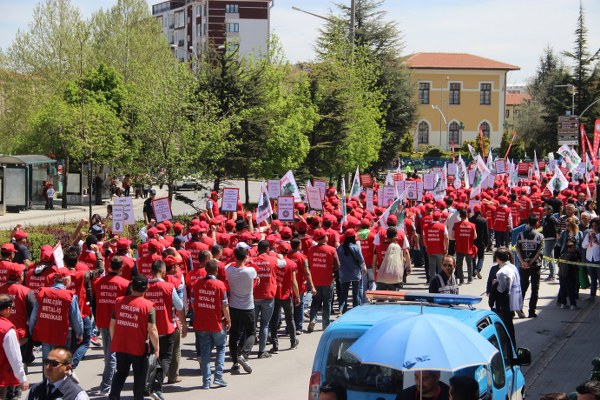 Eskişehir’de, 1 Mayıs Emek ve Dayanışma Günü coşku içinde kutlandı. 