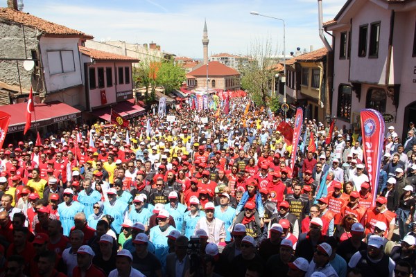 Eskişehir’de, 1 Mayıs Emek ve Dayanışma Günü coşku içinde kutlandı. 