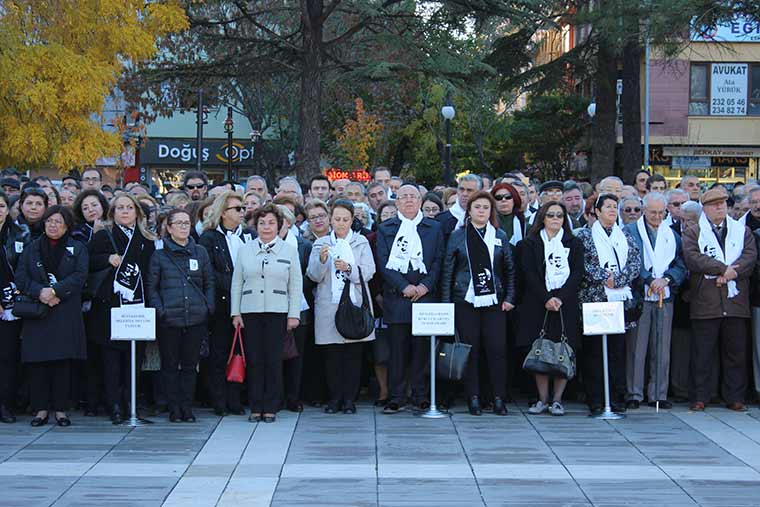 Eskişehir’de, Atatürk’ün ölümünün 78’inci yıl dönümü münasebetiyle anma töreni düzenlendi. 