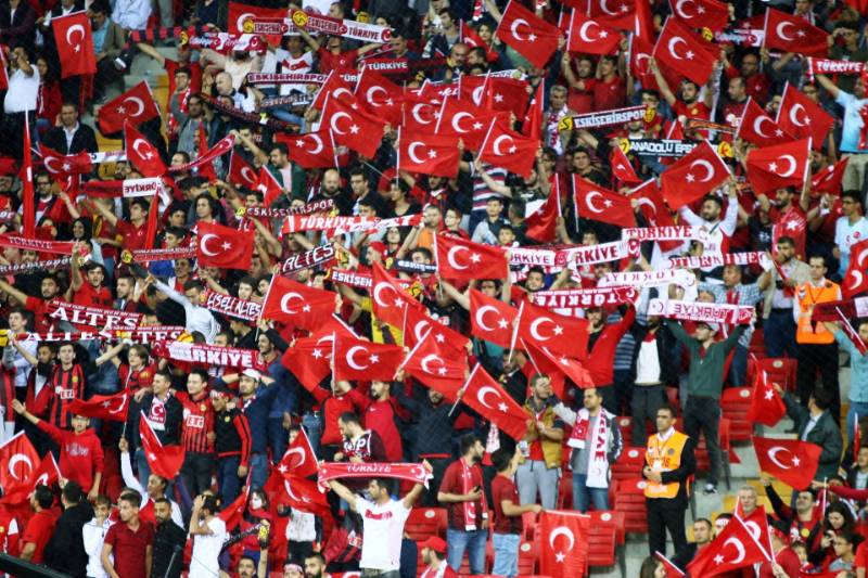 Eskişehir’de 2016 yılında açılan 35 bin seyirci kapasiteli Eskişehir Yeni Stadyumu, Mart 2017’deki resmi açılışından bu yana kentte adeta futbol şöleni hakim oldu. Eskişehir’de oynanan 1’i hazırlık olmak üzere 3 milli maçın yanı sıra, Atiker Konyaspor ve Medipol Başakşehir arasında oynanan Türkiye Kupası finaline de ev sahipliği yaptı. 