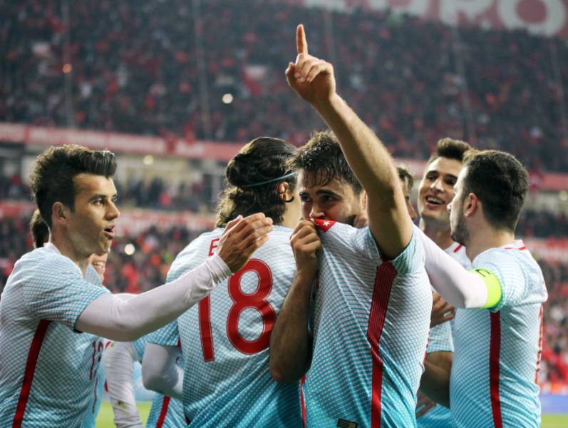 Eskişehir’de 2016 yılında açılan 35 bin seyirci kapasiteli Eskişehir Yeni Stadyumu, Mart 2017’deki resmi açılışından bu yana kentte adeta futbol şöleni hakim oldu. Eskişehir’de oynanan 1’i hazırlık olmak üzere 3 milli maçın yanı sıra, Atiker Konyaspor ve Medipol Başakşehir arasında oynanan Türkiye Kupası finaline de ev sahipliği yaptı. 