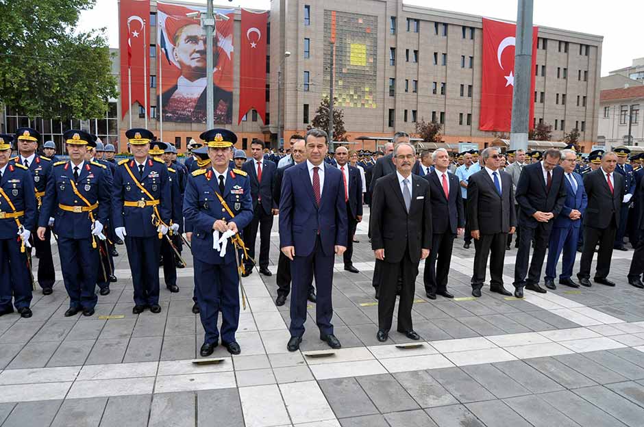 30 Ağustos Zafer Bayramı Eskişehir’de resmi törenle kutlandı. 