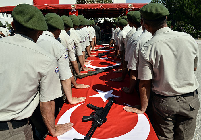 Eskişehir'de, temel eğitimlerini tamamlayan 368. kısa dönem 47 er, düzenlenen törenle yemin etti. 