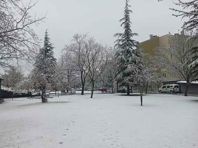 Meteorolojiden alınan bilgilere göre kar yağışı hafta sonuna kadar aralıklarla devam edecek.