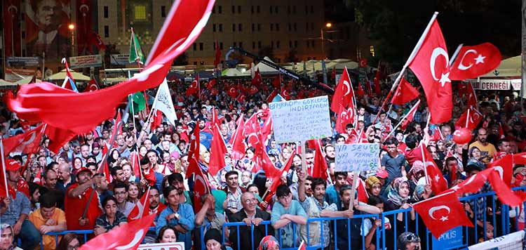 Eskişehir'de demokrasi nöbeti 8'nci gününde