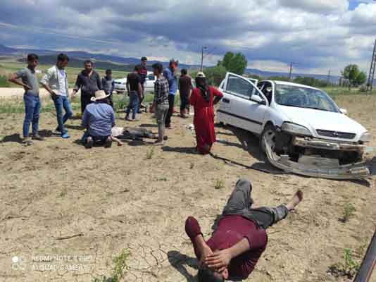 Yaralılardan Mehmet Demir (53) ve Abdurrezzak Demir’in (31) sağlık durumlarının ağır olduğu öğrenilirken, Mihalıççık İlçe Jandarma Komutanlığı ekipleri olayla ilgili tahkikatını sürdürüyor.