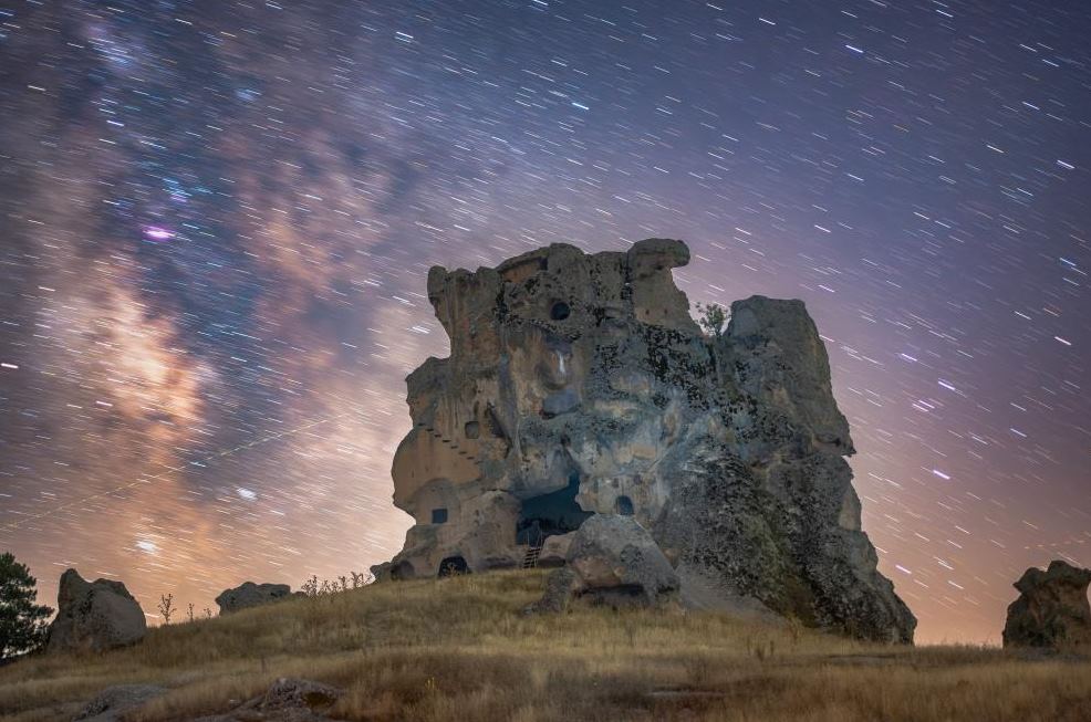 Swift-Tuttle kuyruklu yıldızının ardında bıraktığı partiküllerin dünya atmosferine girmesi sonucunda oluşan Perseid meteor yağmuru,