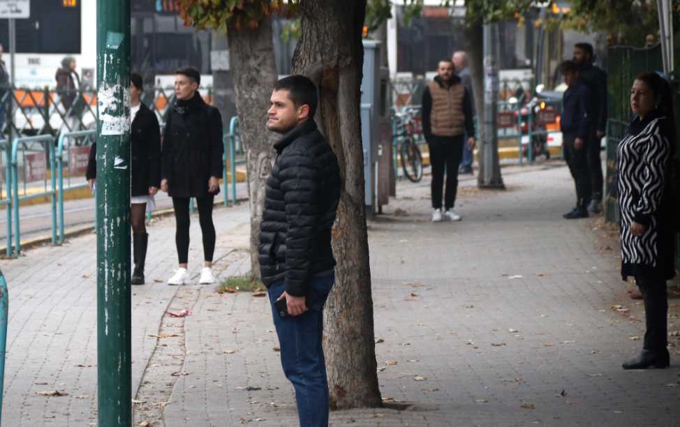 Ulu Önder Gazi Mustafa Kemal Atatürk'ün ebediyete intikal etmesinin 85. yıl dönümünde Eskişehir'de hayat durdu. Genç, yaşlı binlerce vatandaş saatler 09.05'i gösterdiğinde siren sesleriyle birlikte kentin çeşitli noktalarında 1 dakikalığına durarak Atatürk'e saygılarını gösterdi. 