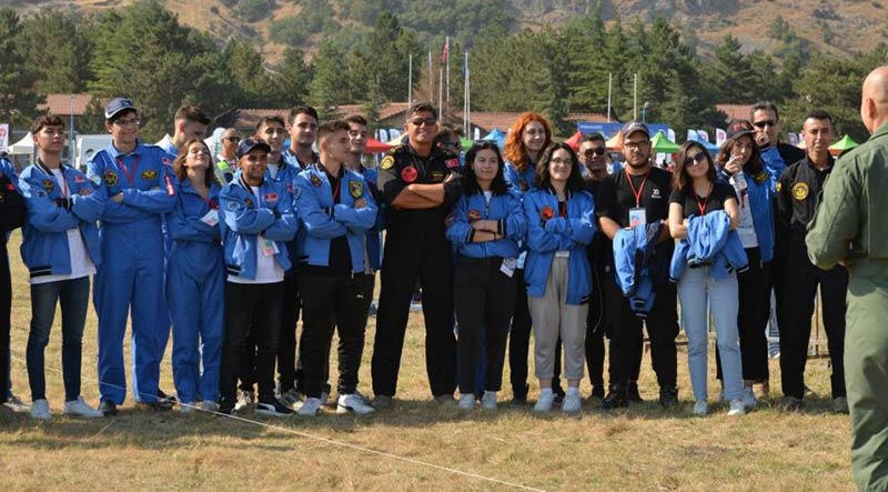 Eskişehir'in İnönü ilçesinde, Türk Hava Kurumu (THK) tarafından bu yıl 2'ncisi düzenlenen Havacılık Festivali başladı.