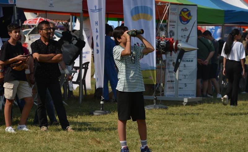 Eskişehir'in İnönü ilçesinde, Türk Hava Kurumu (THK) tarafından bu yıl 2'ncisi düzenlenen Havacılık Festivali başladı.