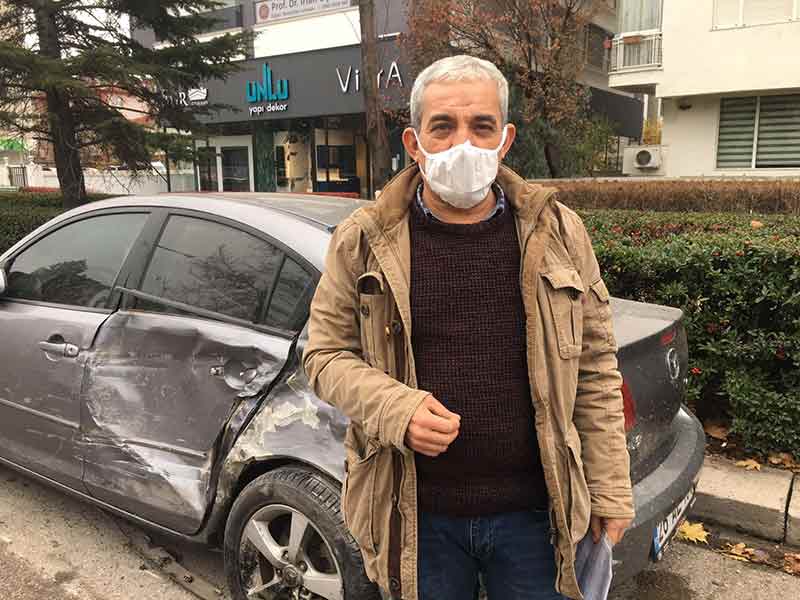 Eskişehir’de alkollü olduğu ileri sürülen sürücü, seyir halindeyken yol üzerinde park edilmiş araçlara çarparak hasara yol açtı.