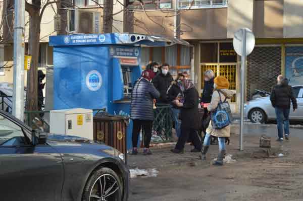 Öte yandan Eskişehir’de, “Akıllı su kartı” olarak bilinen su kartına internet üzerinden kredi yüklenememesi vatandaşları Covid-19 salgını döneminde de sadece dolum için dışarıya çıkarttı. 