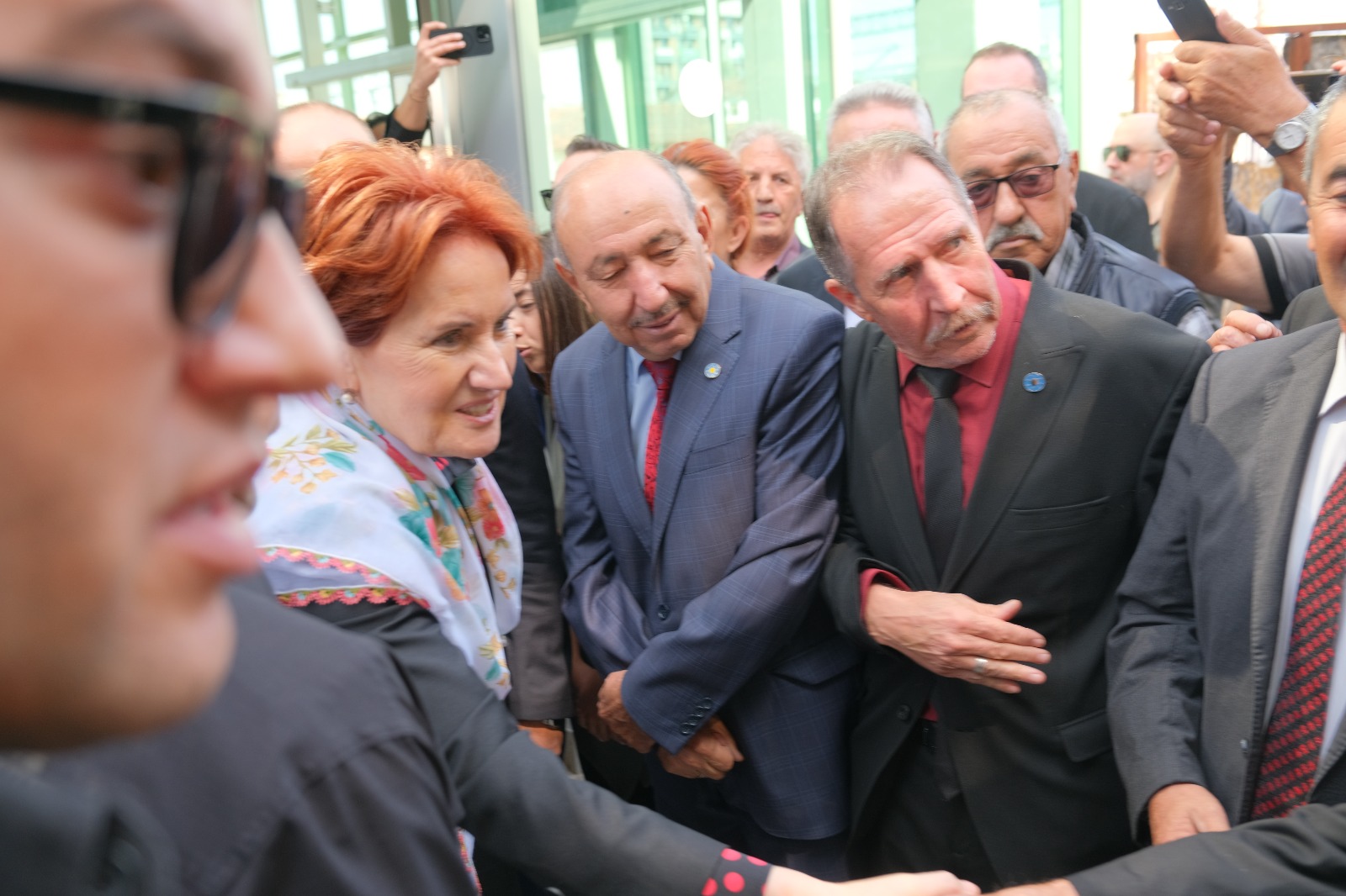 Eskişehir'e gelen İYİ Parti Lideri Meral Akşener, Eskişehir Garı'nda büyük bir coşkuyla karşılandı. İYİ Parti Genel Başkanı Meral Akşener, Eskişehir programı için kente ulaşımında da hızlı treni tercih etti.