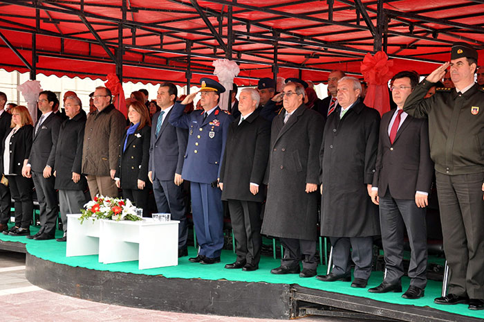 Türk Dünyasının yeni yılın başlangıcı olarak kabul ettiği Nevruz Bayramı, Eskişehir Valilik Meydanında yapılan etkinliklerle kutlandı. 