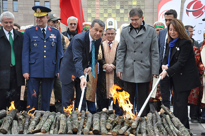 Türk Dünyasının yeni yılın başlangıcı olarak kabul ettiği Nevruz Bayramı, Eskişehir Valilik Meydanında yapılan etkinliklerle kutlandı. 