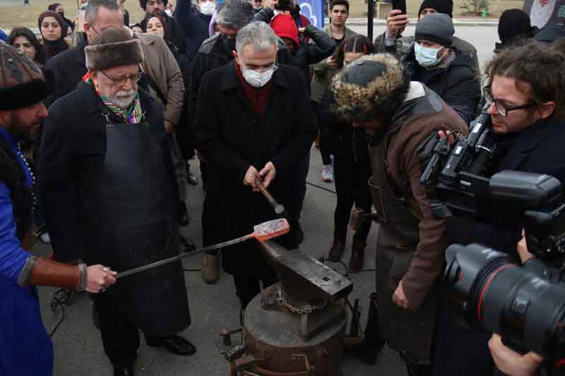 Eskişehir Valiliği, Türk Dünyası Vakfı ile Anadolu Üniversitesi tarafından Türk Dünyası Bilim, Kültür ve Sanat Merkezi'nde nevruz etkinliği düzenlendi.