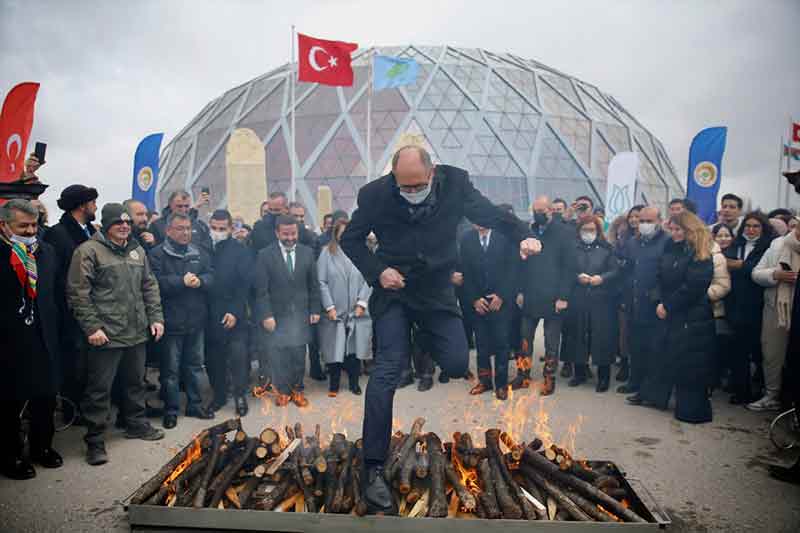 Tarihimizin derinliklerinden günümüze kültür ırmağından akıp gelen, yeniden doğuşu simgeleyen nevruz kültürü bizden sonraki nesillerle de akıp gidecektir.