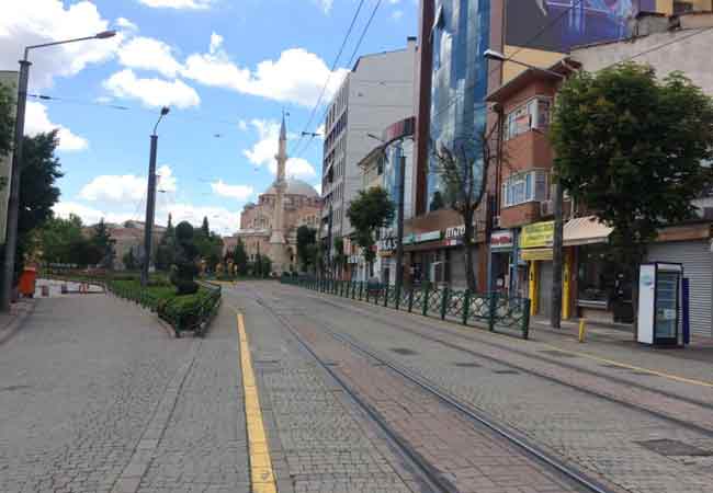 Hamamyolu, Köprübaşı ve İki Eylül caddelerinde yoğunluğu azaltmak amacıyla kurulan polis barikatları kaldırıldı. (Haber ve fotoğraflar: Esra Ünlü)